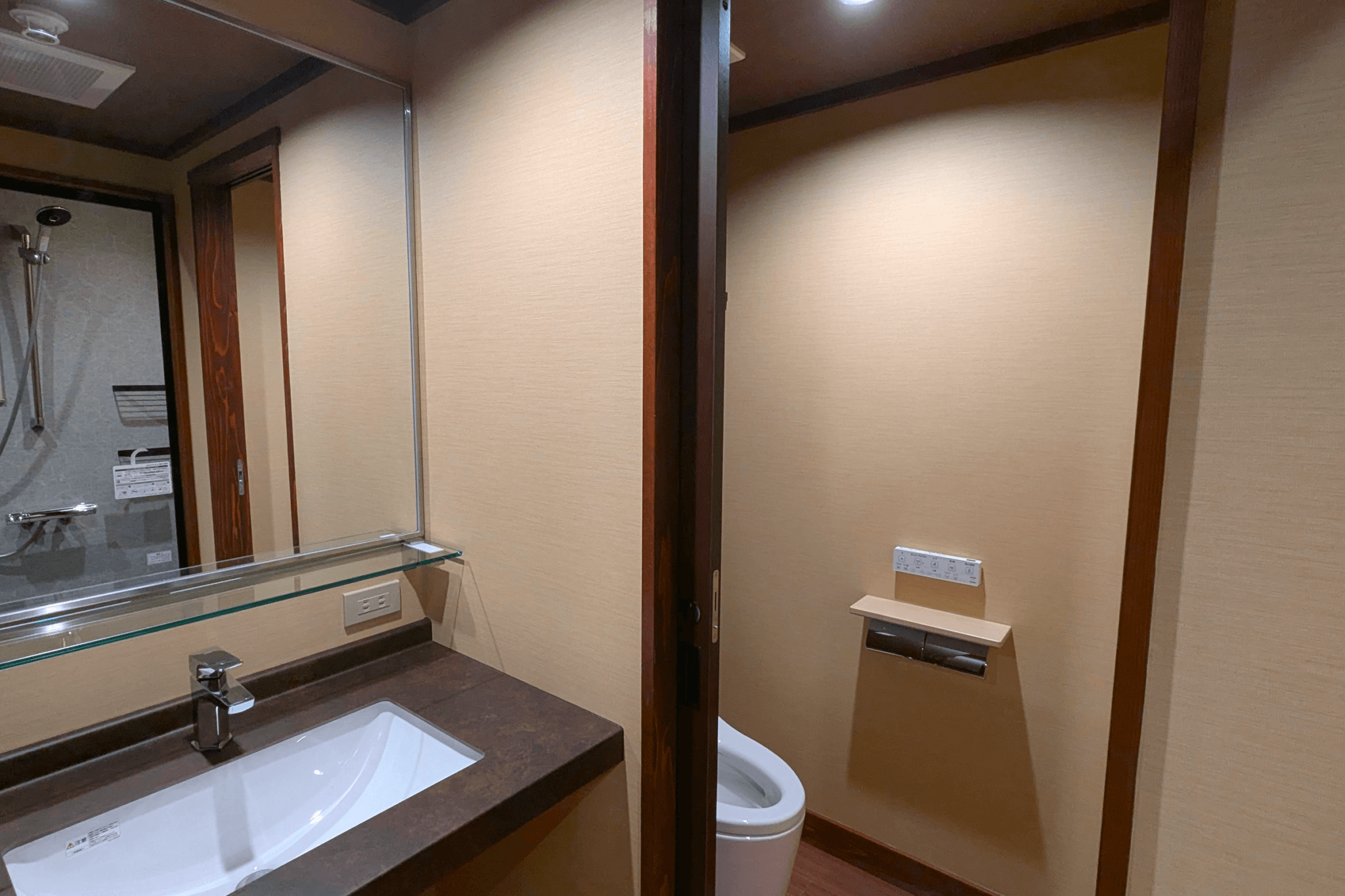 【2025年リニューアル】禁煙デラックスツイン｜シャワー-5